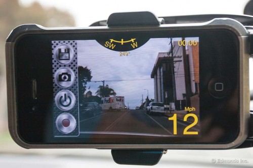 Witness Driving 500x333 - بهترین برنامه‌های کاربردی خودرو برای گوشی‌های هوشمند